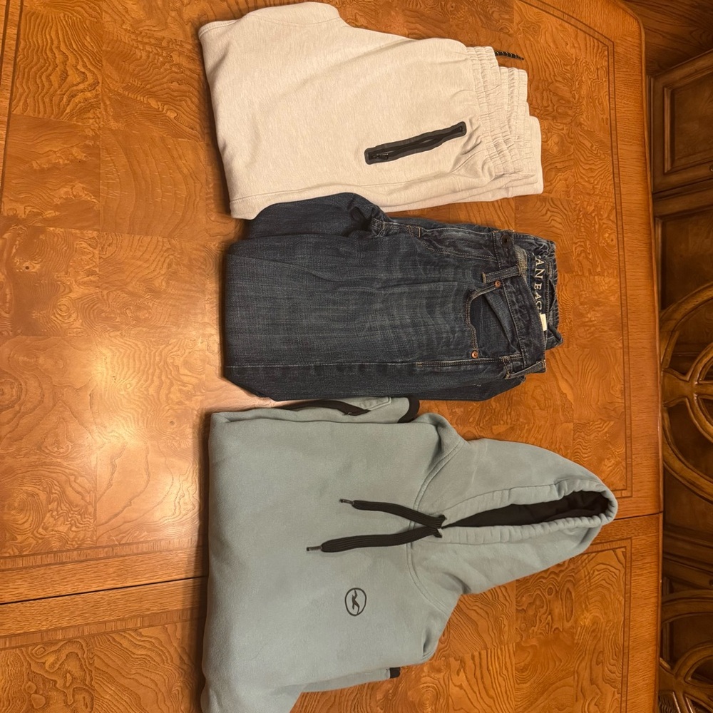 American Eagle Jeans 29x30 Hollister Hoodie- L old Navy sweatpants M